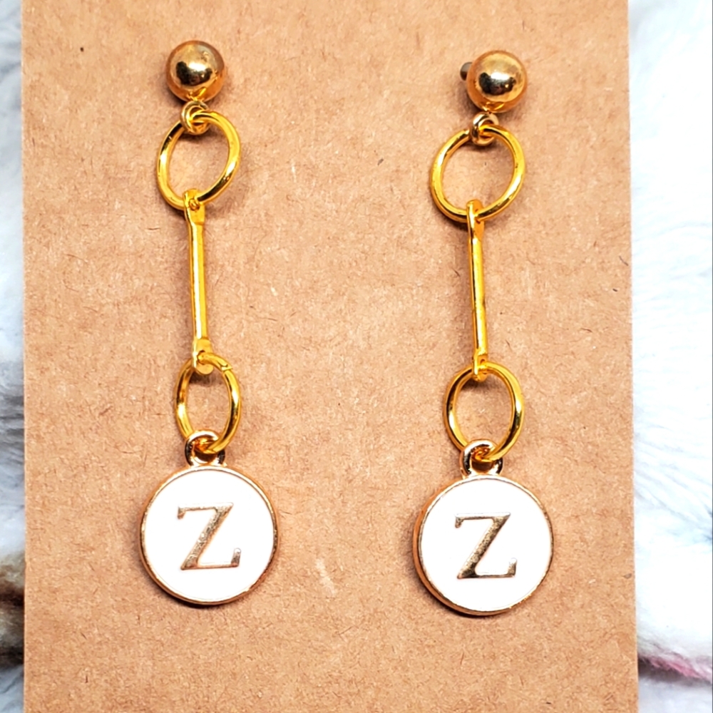 7/$10 Z Initial Earrings, New